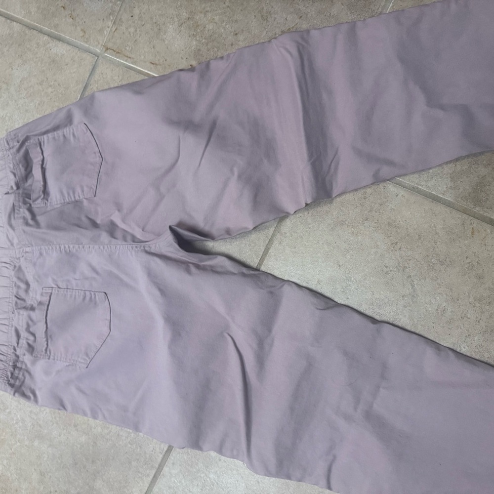 Women’s Light Pink capris - Picture 10 of 10